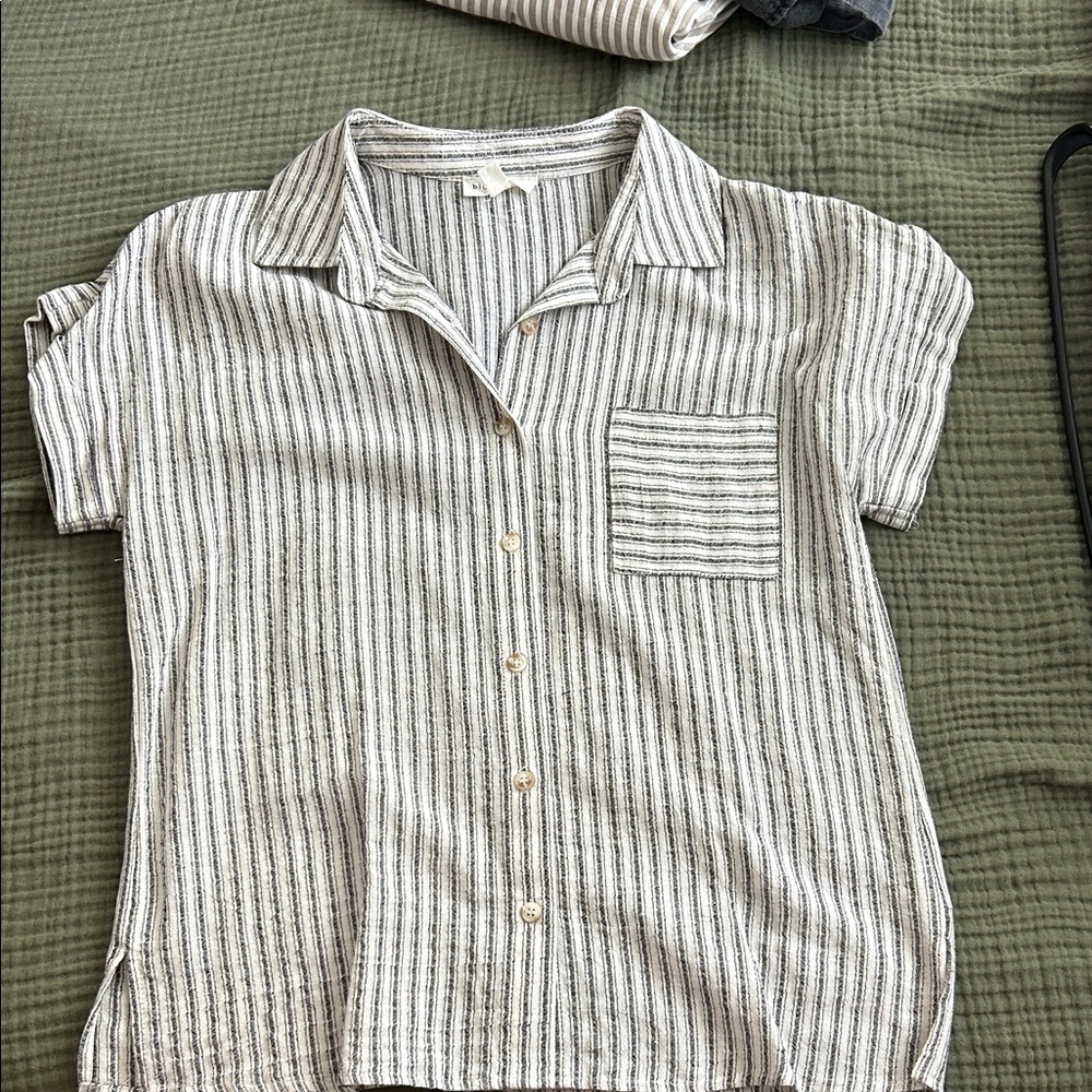 Blu Pepper Cream and Black Striped Button-Up Short Sleeve Top - Picture 1 of 3